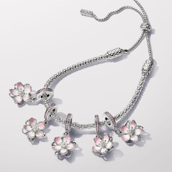 Pandora Charm fleur de cerisier en argent sterling avec zircons roses fantaisie et émail rose ombré Pandora Timeless  790667C01